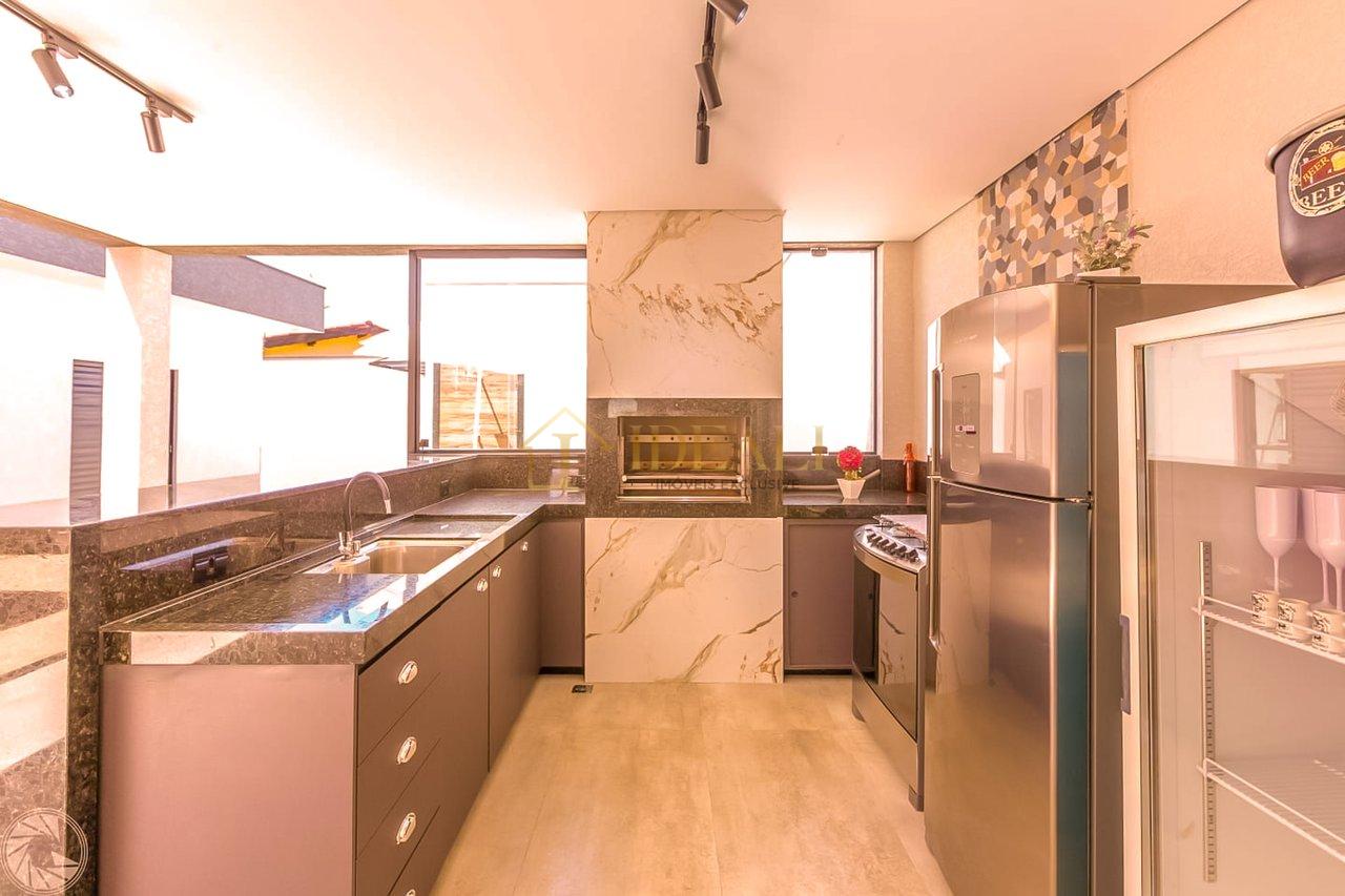 Casa com 3 quartos, à venda por R$ 2.050.000,00 Rua Osório Dantas de Vasconcellos Atibaia - 