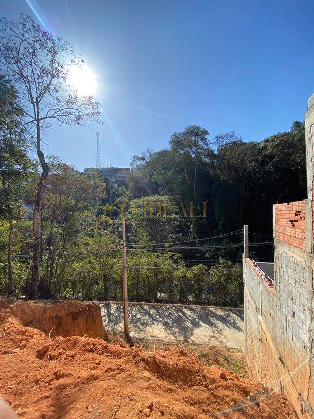 TERRENO EM CONDOMÍNIO FECHADO COM PROJETO APROVADO Rua Coronel Fagundes Mairiporã - 