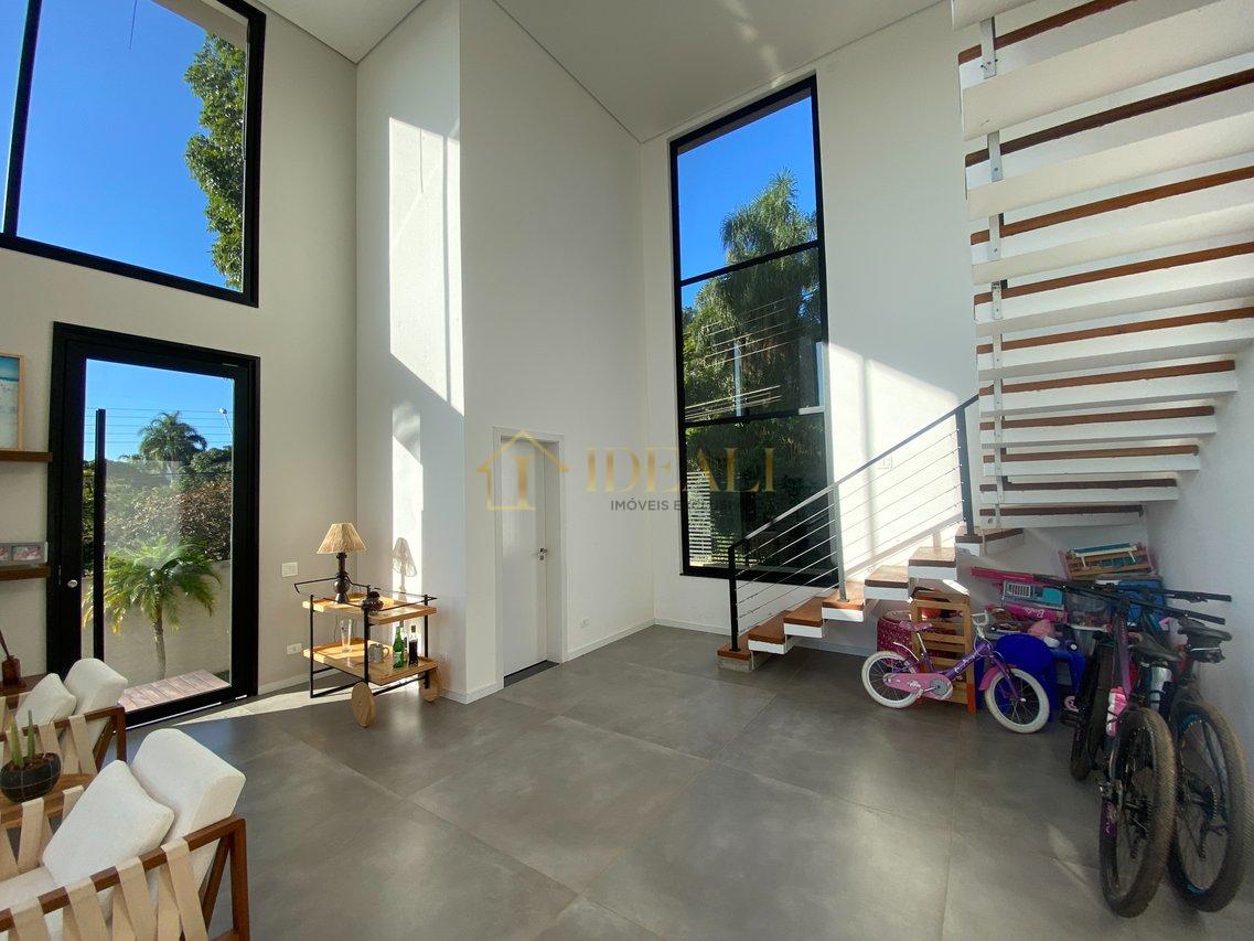 Casa Moderna em Condomínio fechado na Serra da Cantareira - Mairiporã - 