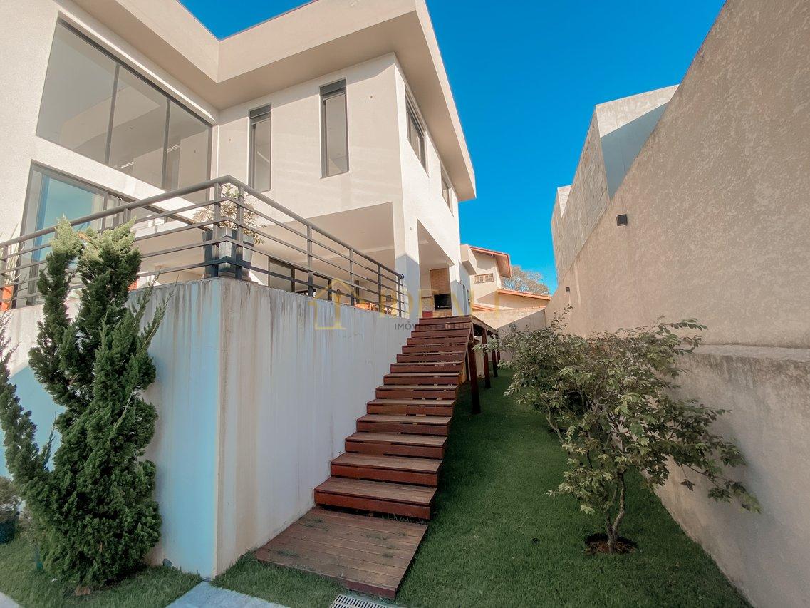 Casa Moderna em Condomínio fechado na Serra da Cantareira - Mairiporã - 
