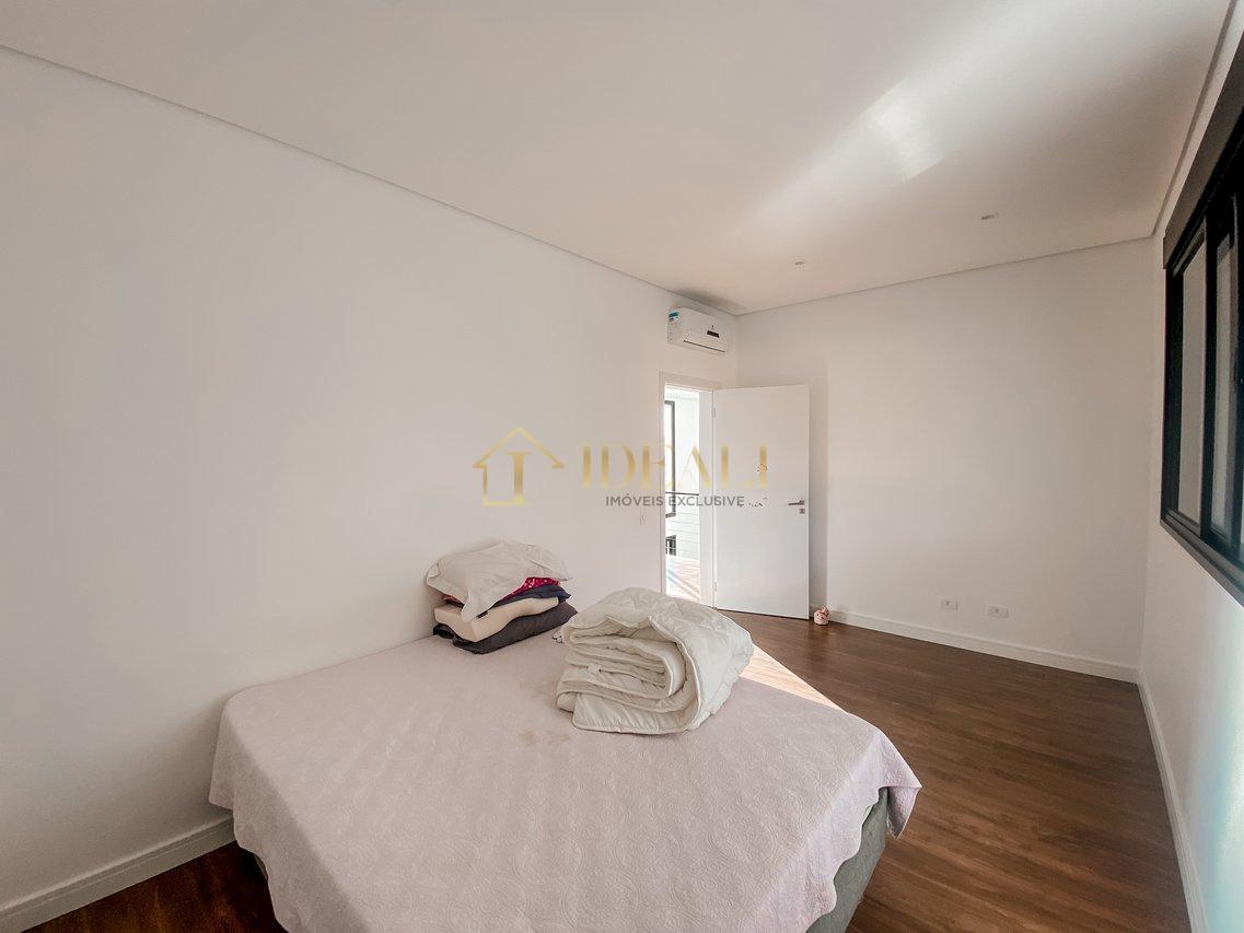 Casa Moderna em Condomínio fechado na Serra da Cantareira - Mairiporã - 