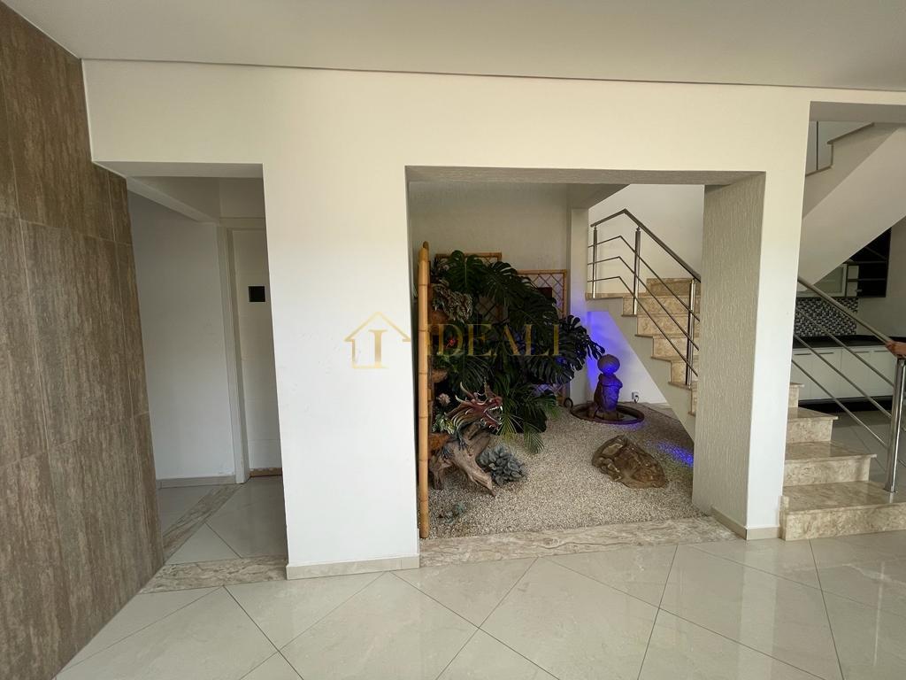EXCEPCIONAL CASA EM CONDOMINIO FEHCADO DE MAIRIPORÃ COM VISTA PARA REPRESA - Mairiporã - 