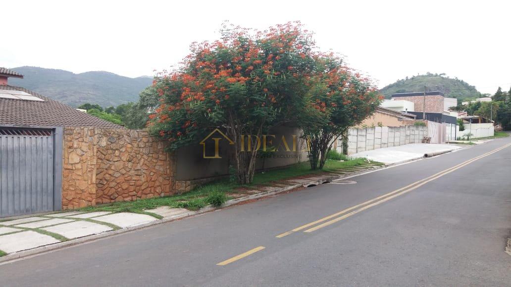 Terreno à venda, 290 m², há uma quadra da Al. Lucas Garcez. Localização privilegiada - Atibaia - 