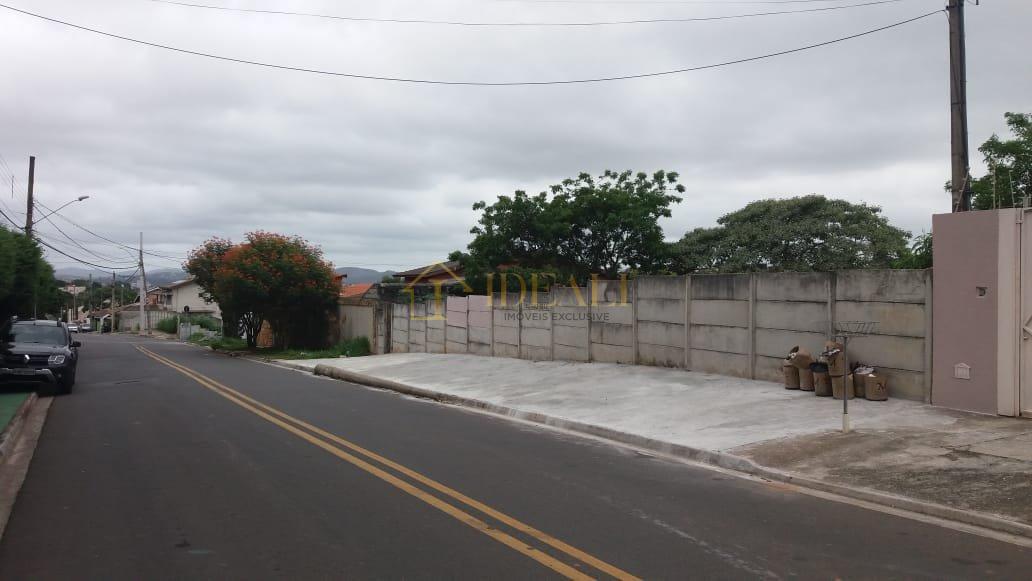 Terreno à venda, 290 m², há uma quadra da Al. Lucas Garcez. Localização privilegiada - Atibaia - 