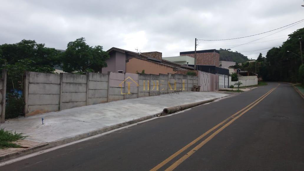 Terreno à venda, 290 m², há uma quadra da Al. Lucas Garcez. Localização privilegiada - Atibaia - 