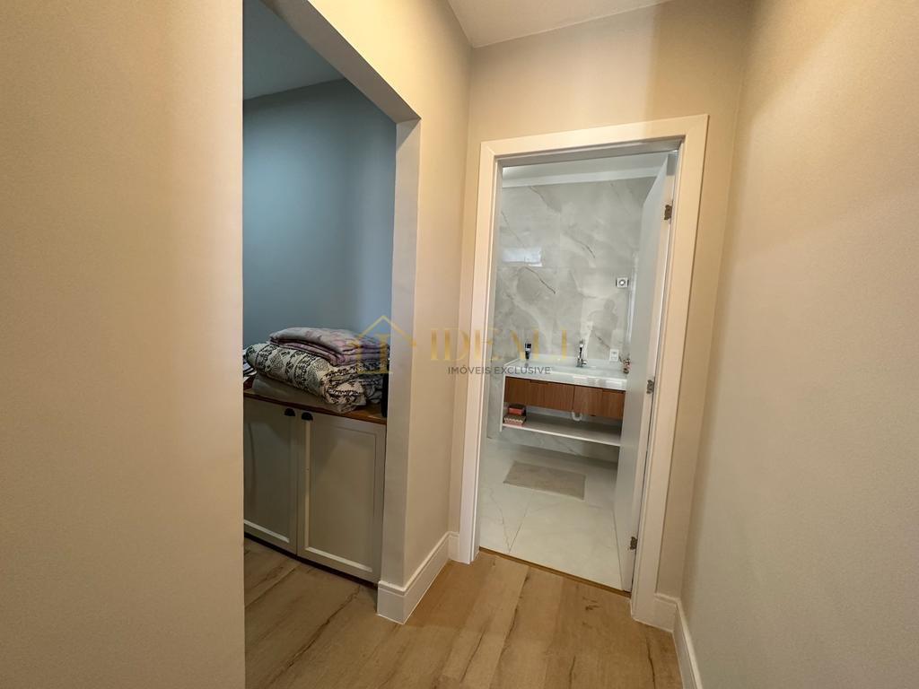 Ampla casa 100% térrea. 1000m² de terreno,com piscina em bairro de Alto Padrão em Atibaia - Atibaia - 