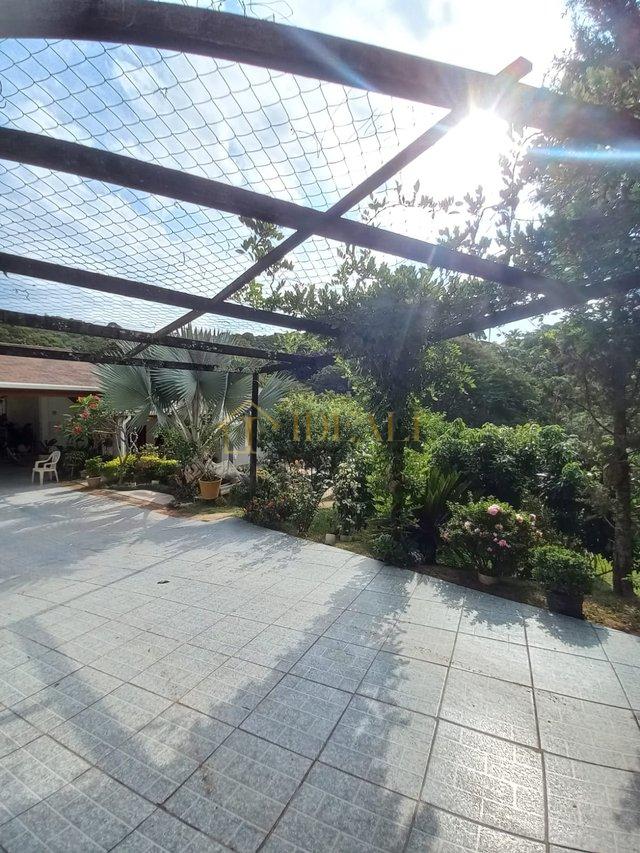 Linda chácara arborizada com lago de carpas e muitas frutíferas - Mairiporã - Mairiporã - 