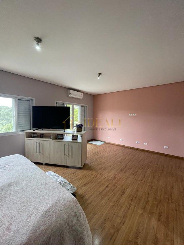 Casa a venda em condomínio com maravilhosa vista - Mairiporã - 
