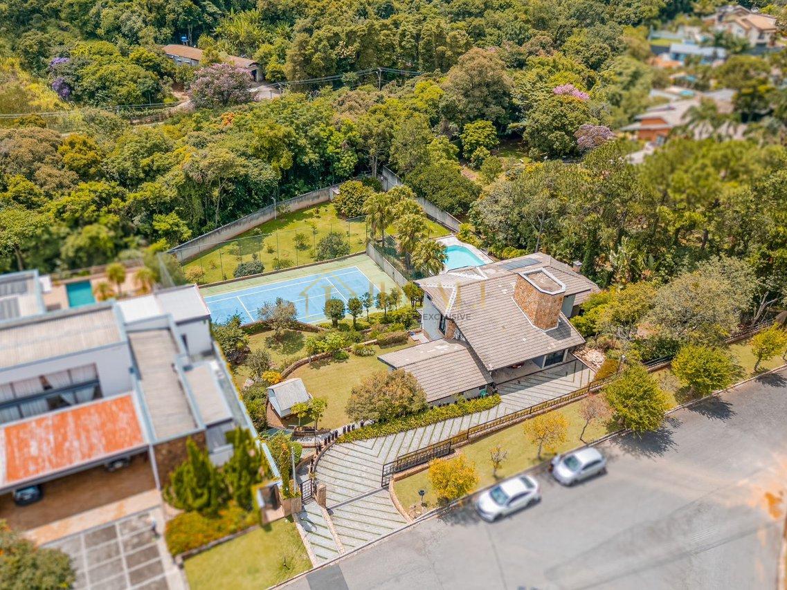 EXCEPCIONAL CASA A VENDA EM CONDOMINIO DE LUXO EM ATIBAIA Avenida Santana Atibaia - 