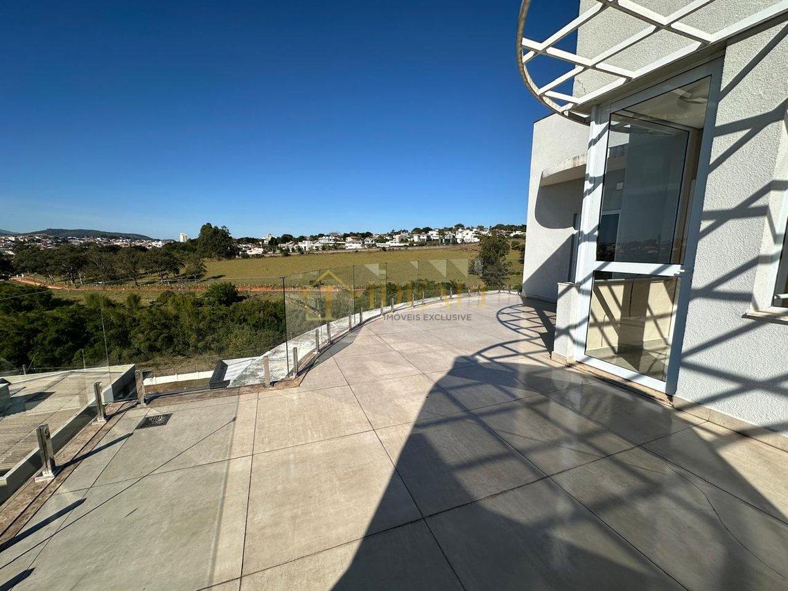 IMÓVEL COM ARQUITETURA NEOCLÁSSICO EM CONDOMÍNIO FECHADO EM BRAGANÇA PAULISTA - Bragança Paulista - 