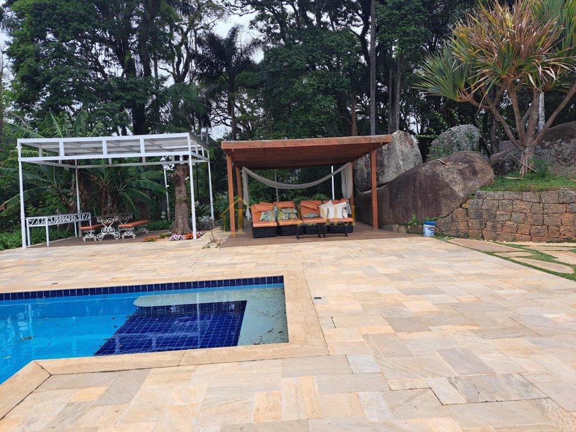 Incrível casa de campo, com 700 metros de área construída, sauna, spa e bar molhado - Mairiporã - 