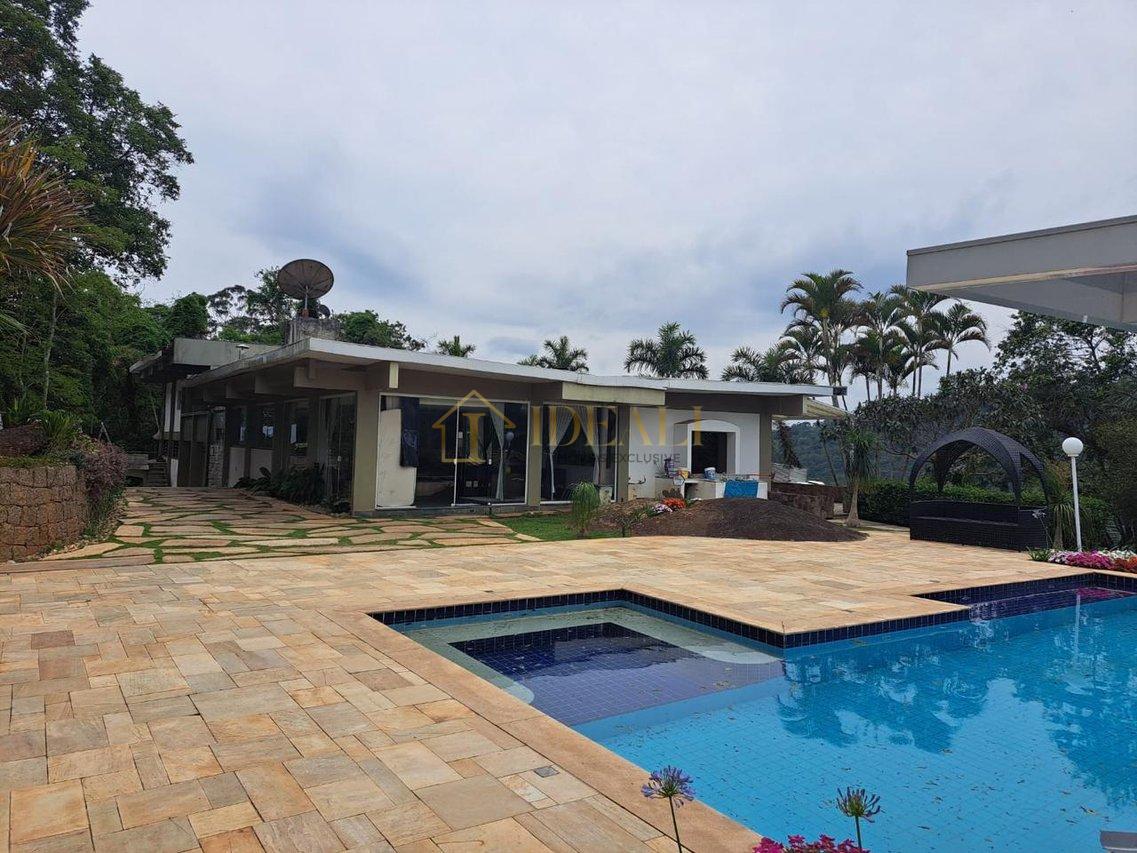 Incrível casa de campo, com 700 metros de área construída, sauna, spa e bar molhado - Mairiporã - 