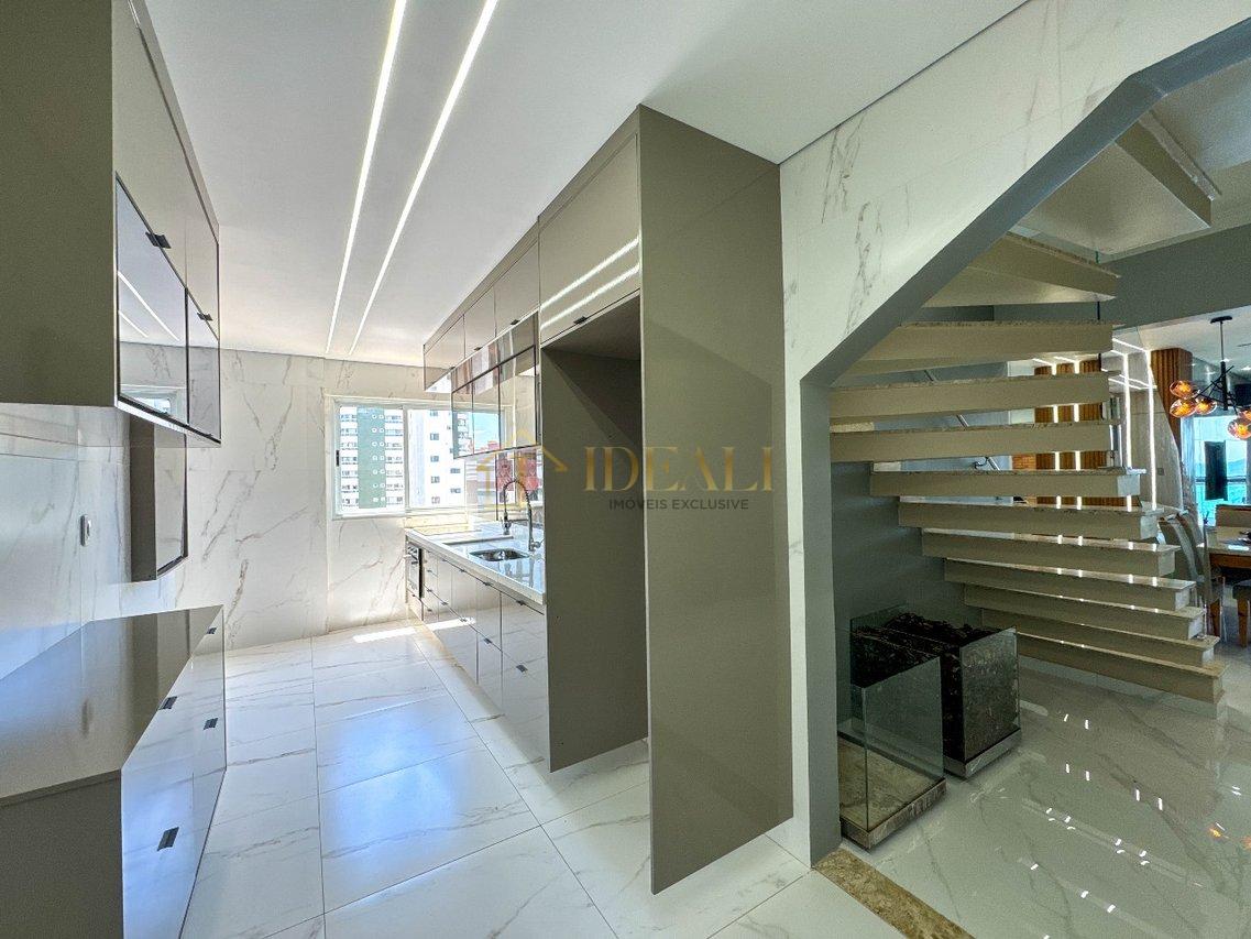 Cobertura Duplex em Frente o Mar a venda por R$ 2.800.000,00 - Praia Grande - 