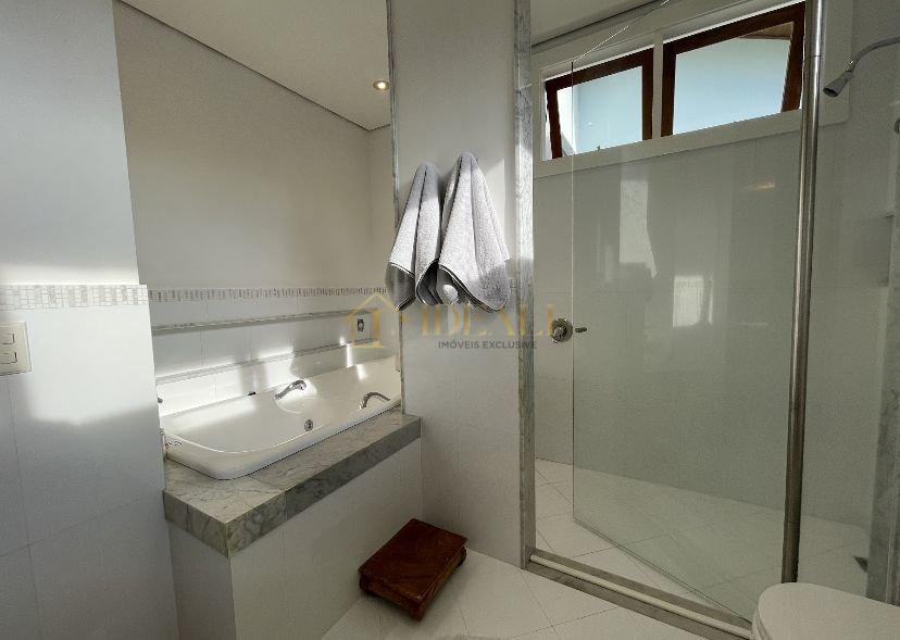 Belíssima Casa com 3 Suítes e Piscina- Vila Santista Atibaia-SP - Atibaia - 