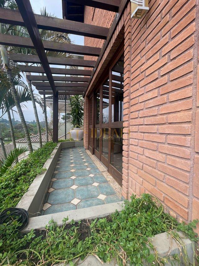 LINDA CASA NO CONDOMÍNIO PARQUE DAS GRAÇAS - Atibaia - 