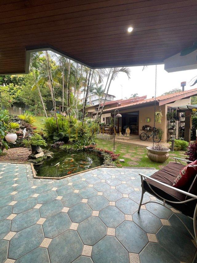 LINDA CASA NO CONDOMÍNIO PARQUE DAS GRAÇAS - Atibaia - 