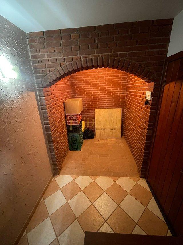 LINDA CASA NO CONDOMÍNIO PARQUE DAS GRAÇAS - Atibaia - 