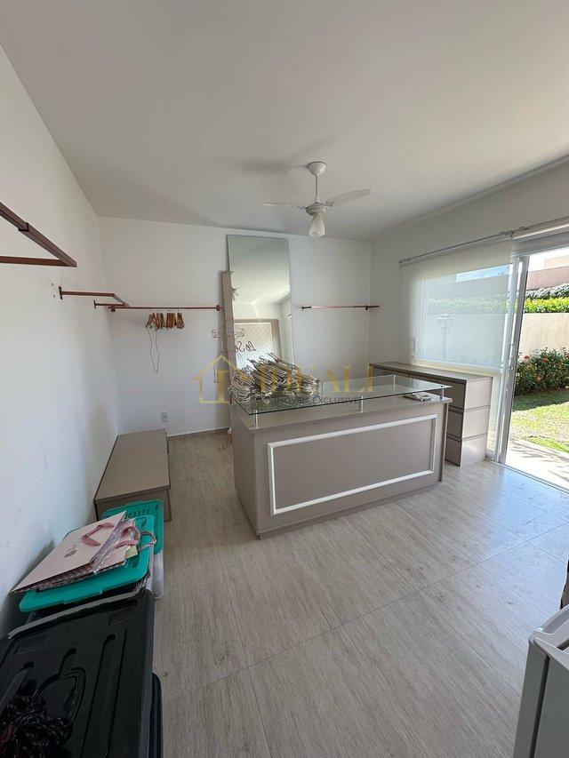 Belíssima Casa no Condomínio Shambala 2- Atibaia-SP - Atibaia - 