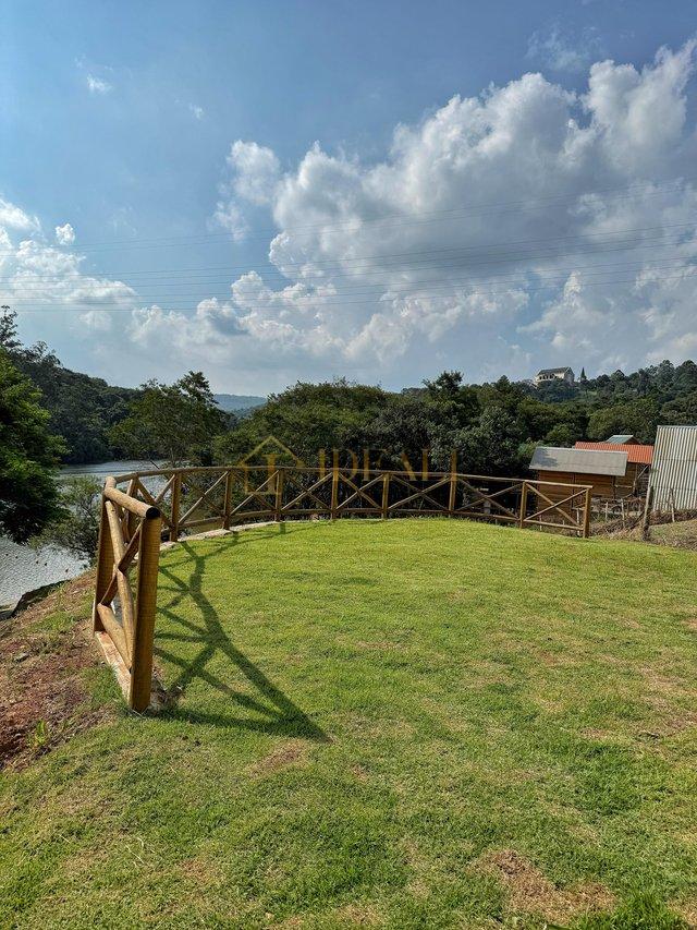 BELÍSSIMA CHACARA EM MAIRIPORÃ COM FUNDO PARA REPRESA - Mairiporã - 
