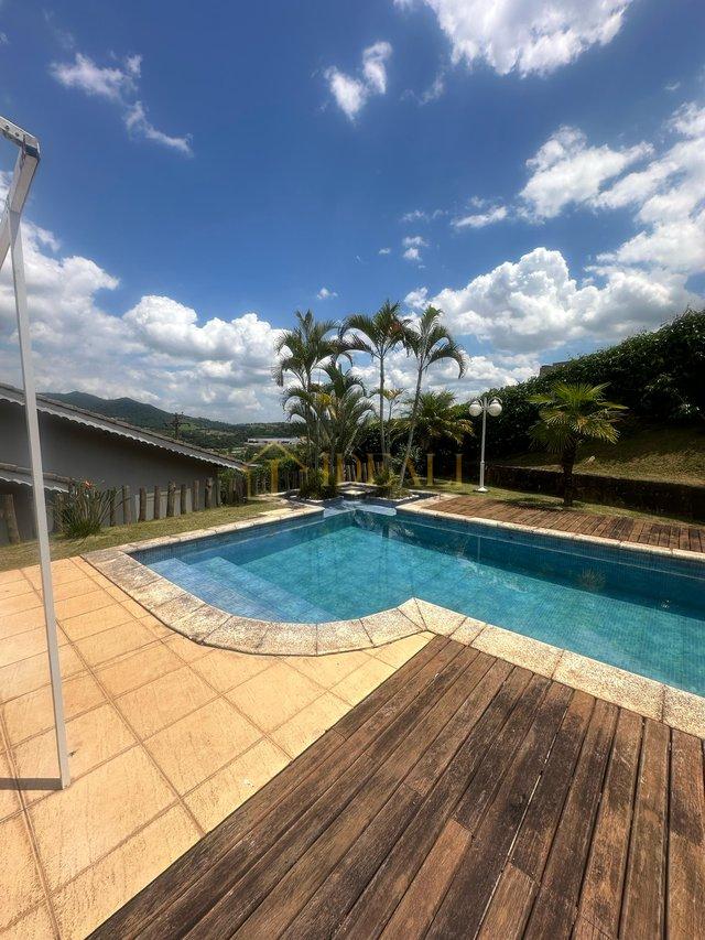 LINDA CASA NO CONDOMINIO SERRA DA ESTRELA ATIBAIA - Atibaia - 