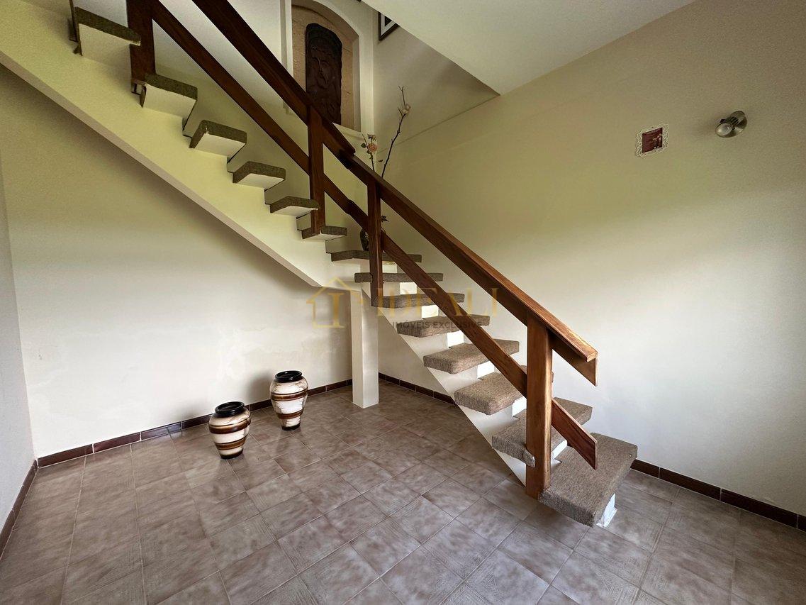 Chácara em Atibaia 7400mil m² estilo colonial em loteamento, 10 minutos da Fernão dias - Atibaia - 