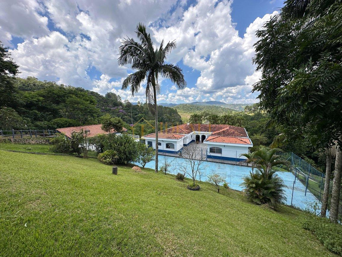 Chácara em Atibaia 7400mil m² estilo colonial em loteamento, 10 minutos da Fernão dias - Atibaia - 