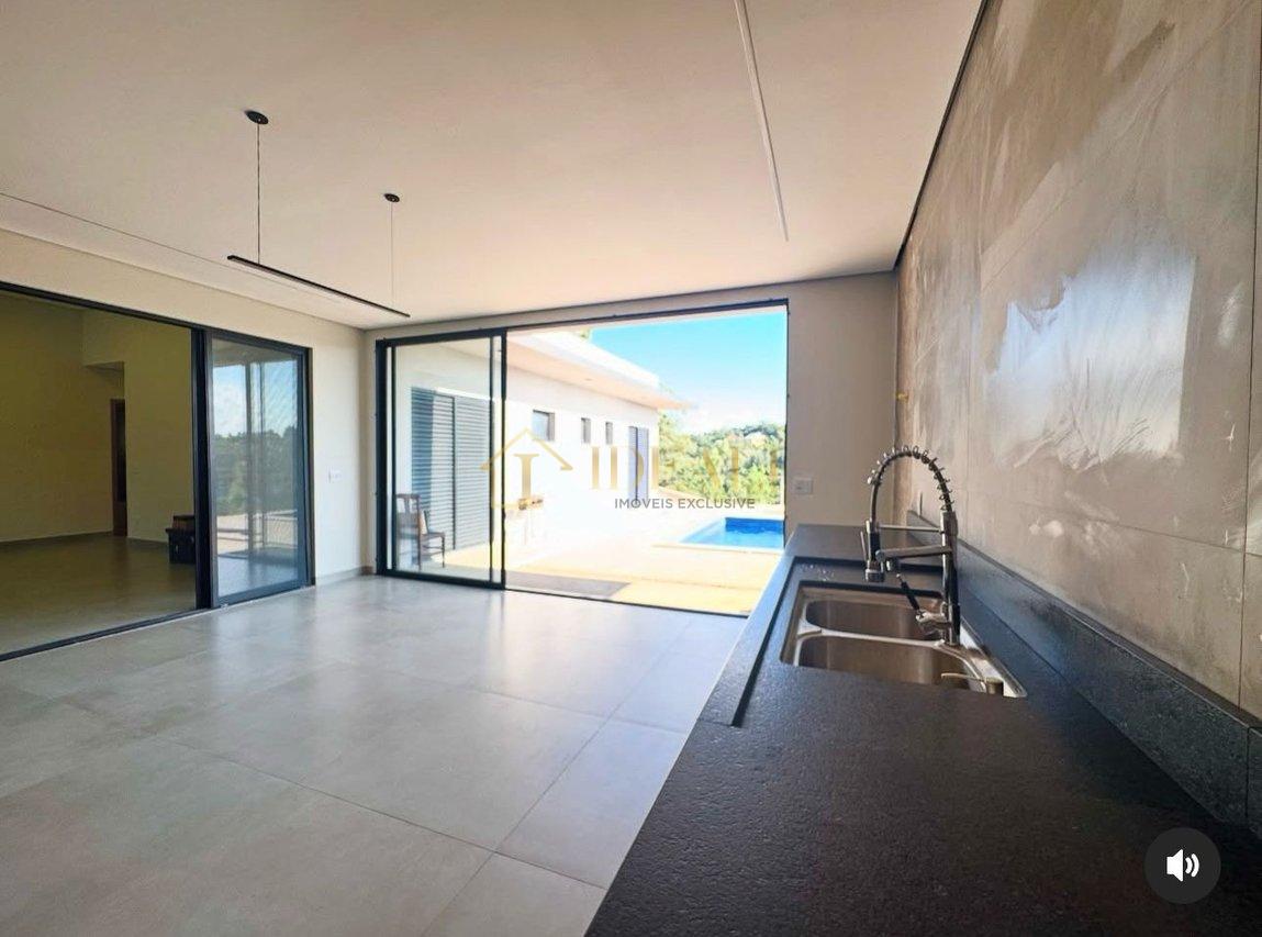 LUXUOSA CASA NO CONDOMÍNIO TERRA CAXAMBÚ Rua Franklin Willian Franz Jundiaí - 