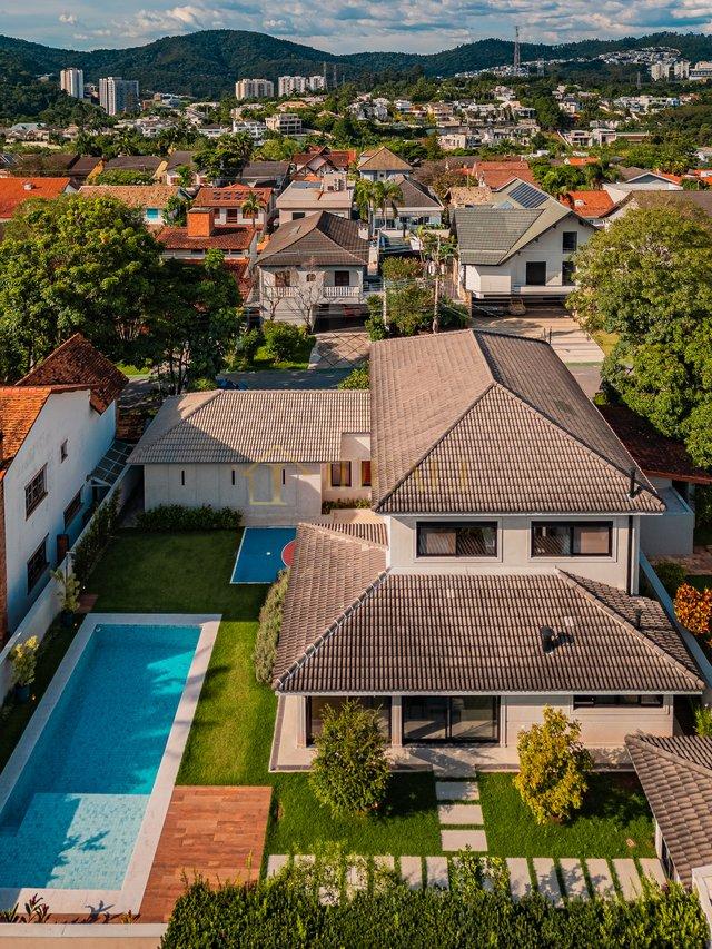 BELA CASA NO CONDOMINIO ALPHAVILLE 4 - Santana de Parnaíba - 