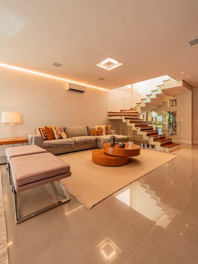 BELA CASA NO CONDOMINIO ALPHAVILLE 4 - Santana de Parnaíba - 