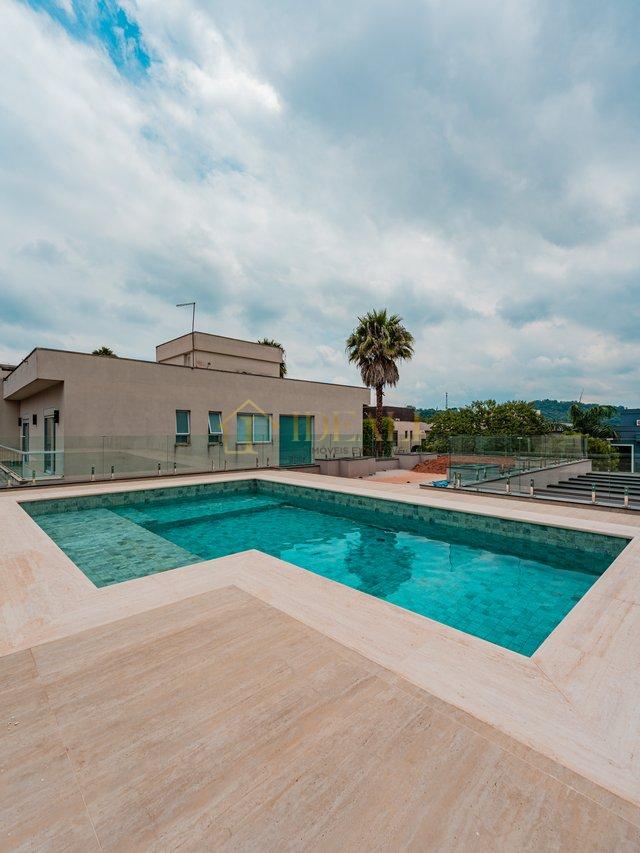 LINDA CASA NO CONDOMINIO GENISIS - Santana de Parnaíba - 