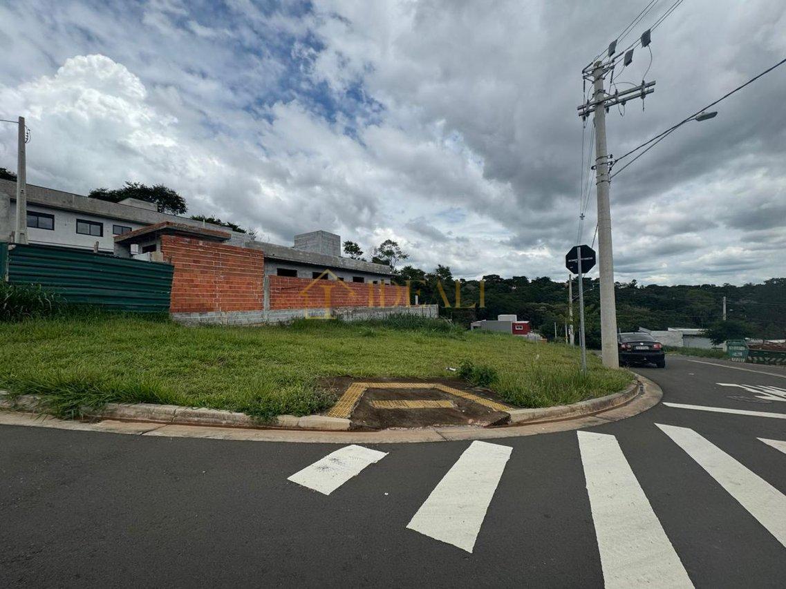 LINDO PROJETO NO CONDOMINIO SÃO NICOLAU - Atibaia - 