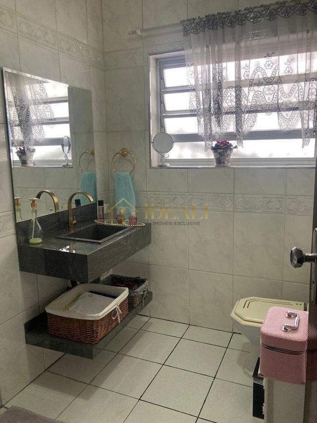 LINDO SOBRADO EM GUARULHOS PROXIMO DO LAGO DOS PATOS - Guarulhos - 