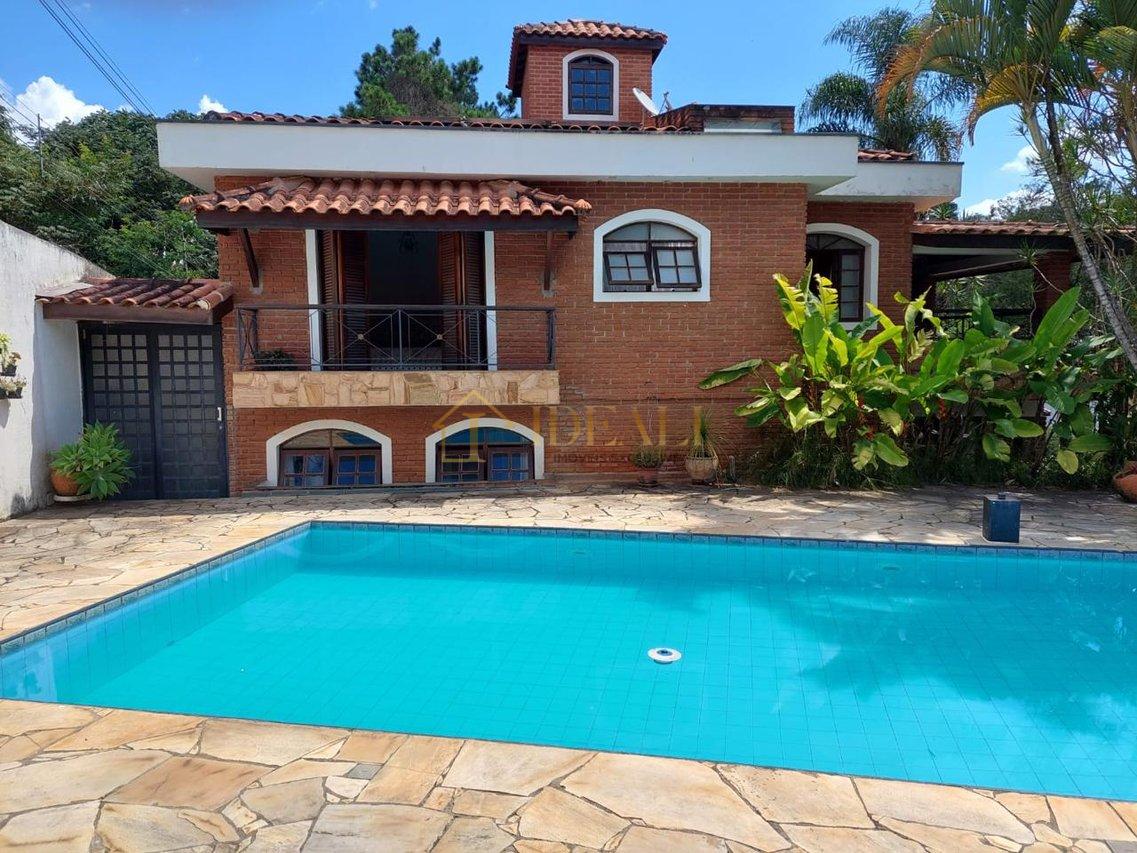 Casa Completa à Venda no Reserva das Hortênsias - Sem Taxa de Condomínio - Mairiporã - 
