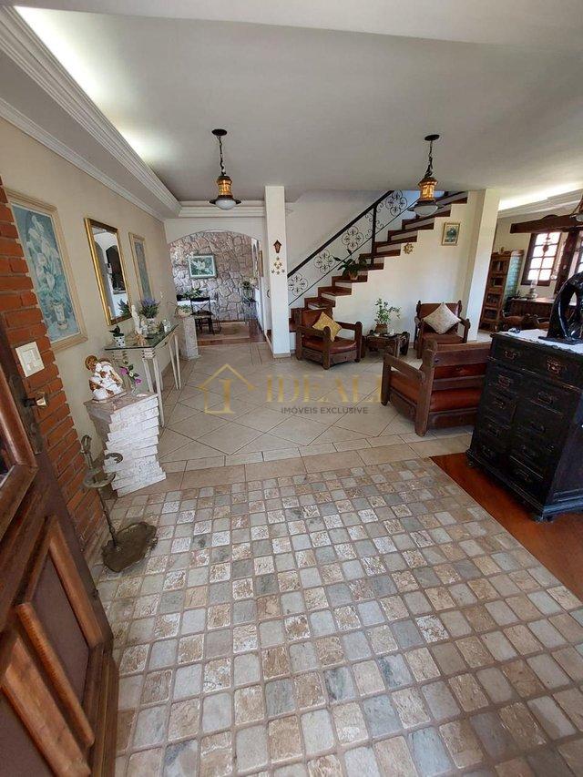 Casa Completa à Venda no Reserva das Hortênsias - Sem Taxa de Condomínio - Mairiporã - 