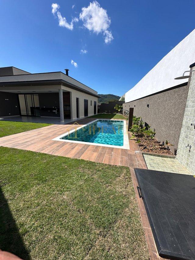 LINDA CASA NO CONDOMINIO TERRAS DE ATIBAIA 2 - Atibaia - 