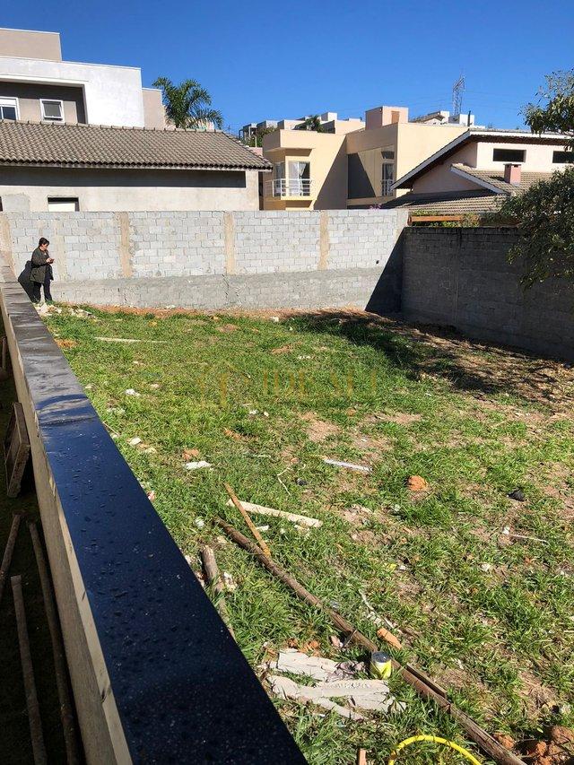 Terreno à Venda no Condomínio Terras de Atibaia II - Atibaia - 