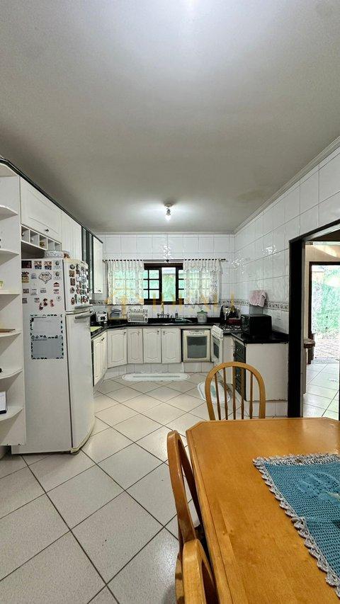 CASA EM CONDOMINIO FECHADO DE MAIRIPORA ACEITA FINANCIAMENTO  ALAMEDA IMPERATRIZ LEOPOLDINA Mairiporã - 