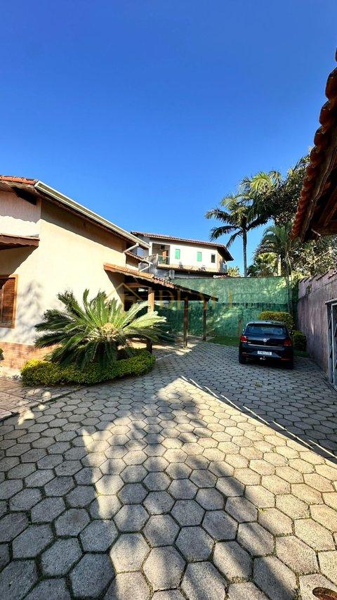 CASA EM CONDOMINIO FECHADO DE MAIRIPORA ACEITA FINANCIAMENTO  ALAMEDA IMPERATRIZ LEOPOLDINA Mairiporã - 