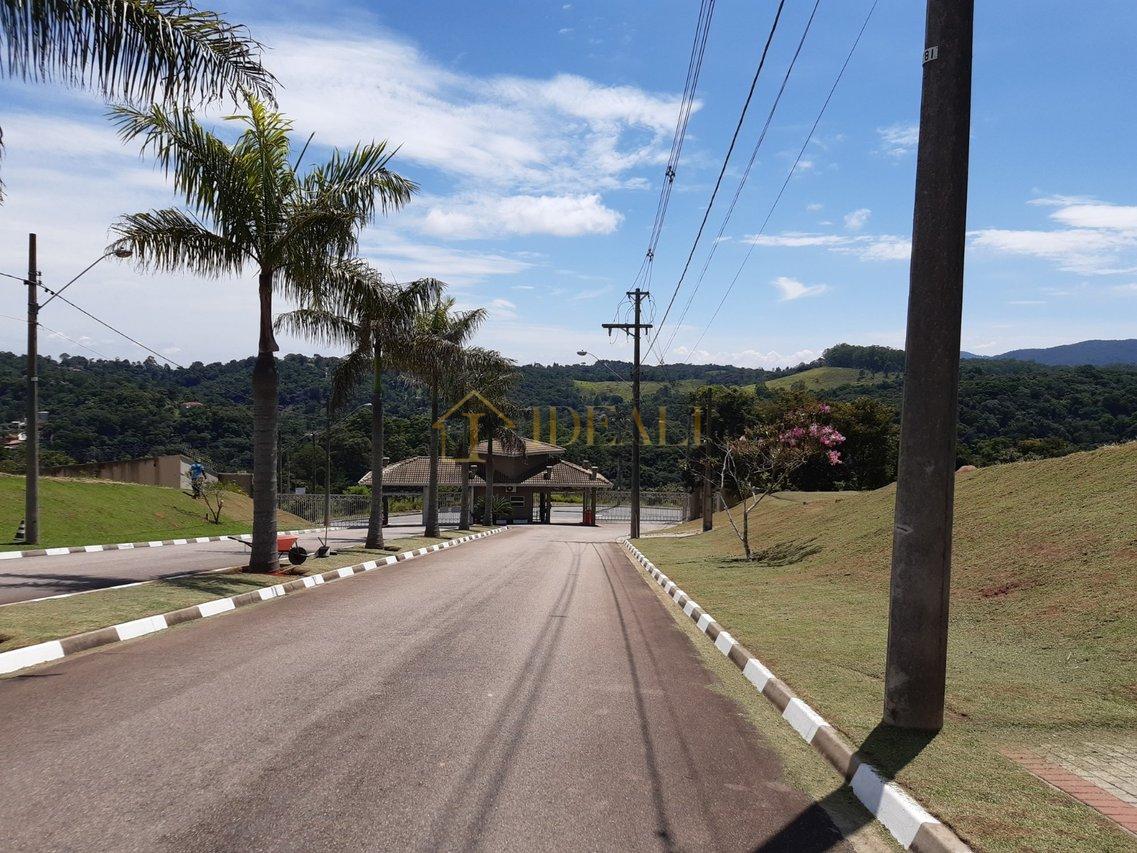 Sobrado de Alto Padrão em Mairiporã - SP Rua Araucária Mairiporã - 