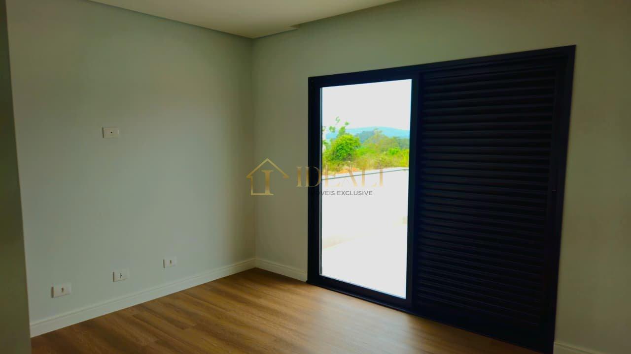 Casa de alto padrão em condomínio shambala 3 com 4 suítes, piscina com hidro  Atibaia - 