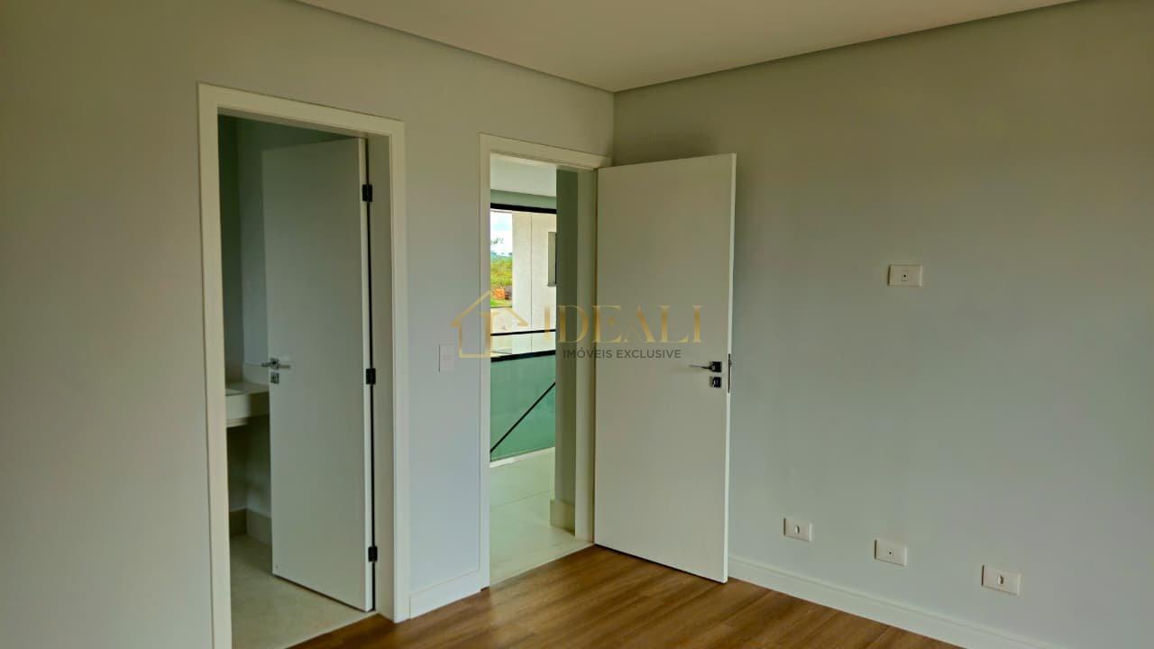 Casa de alto padrão em condomínio shambala 3 com 4 suítes, piscina com hidro  Atibaia - 