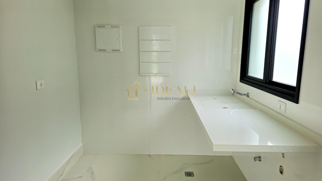 Casa de alto padrão em condomínio shambala 3 com 4 suítes, piscina com hidro  Atibaia - 