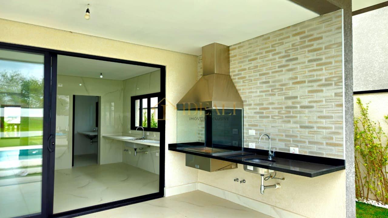 Casa de alto padrão em condomínio shambala 3 com 4 suítes, piscina com hidro  Atibaia - 