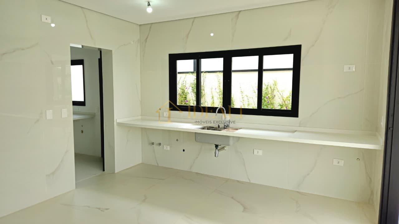 Casa de alto padrão em condomínio shambala 3 com 4 suítes, piscina com hidro  Atibaia - 