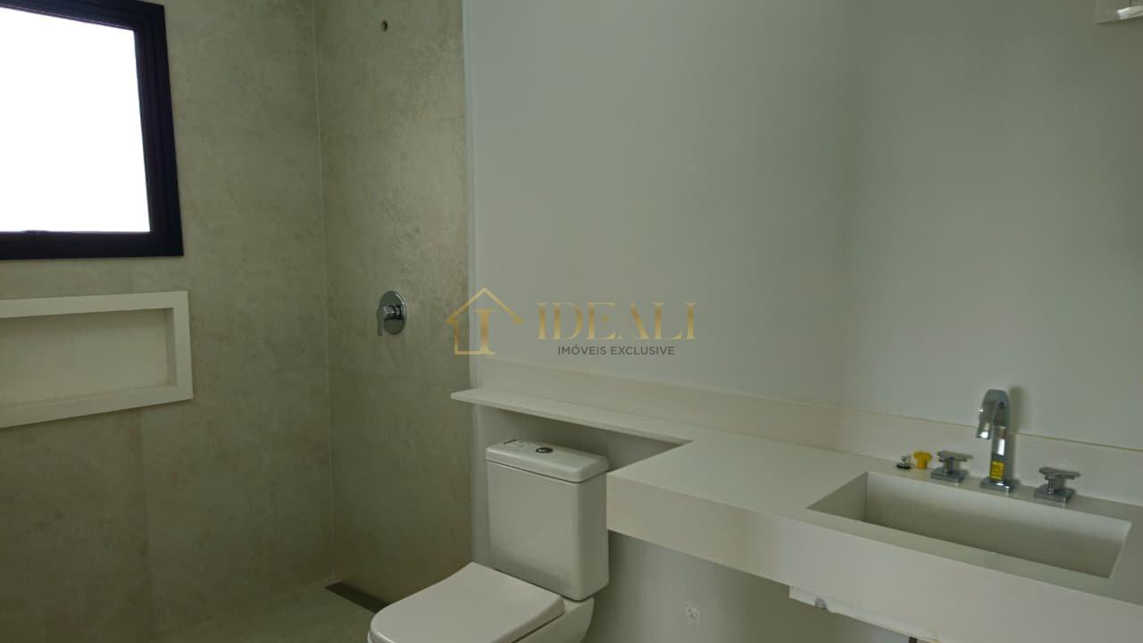 Casa de alto padrão em condomínio shambala 3 com 4 suítes, piscina com hidro  Atibaia - 