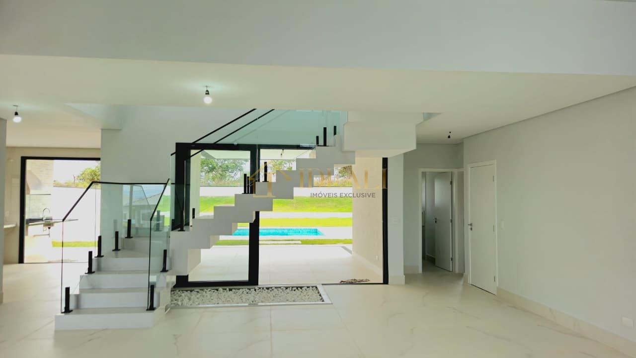 Casa de alto padrão em condomínio shambala 3 com 4 suítes, piscina com hidro  Atibaia - 