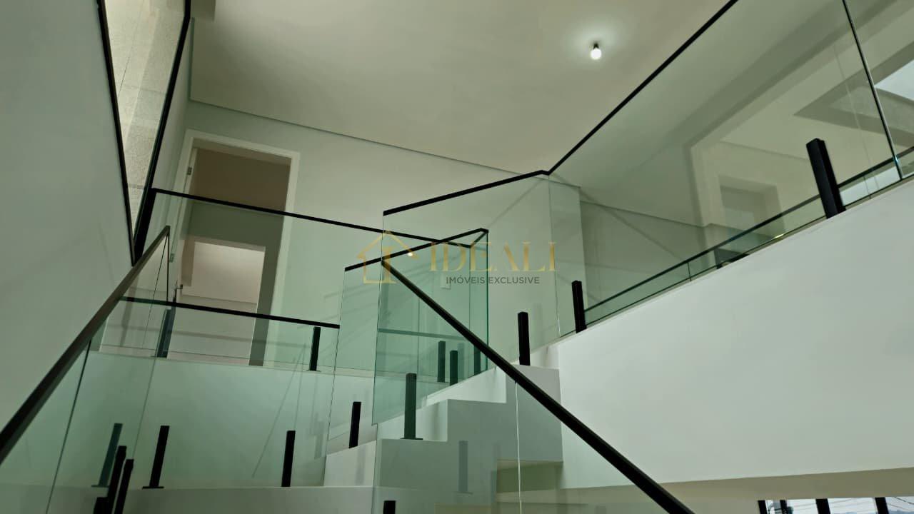 Casa de alto padrão em condomínio shambala 3 com 4 suítes, piscina com hidro  Atibaia - 