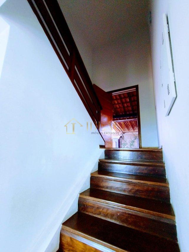 Linda casa Jd. Paulista, ampla, vista maravilhosa, bairro nobre, estuda permuta até 50%  Atibaia - 