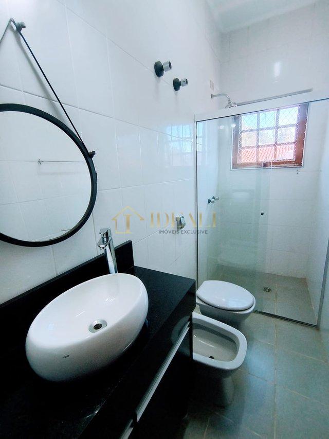 Linda casa Jd. Paulista, ampla, vista maravilhosa, bairro nobre, estuda permuta até 50%  Atibaia - 