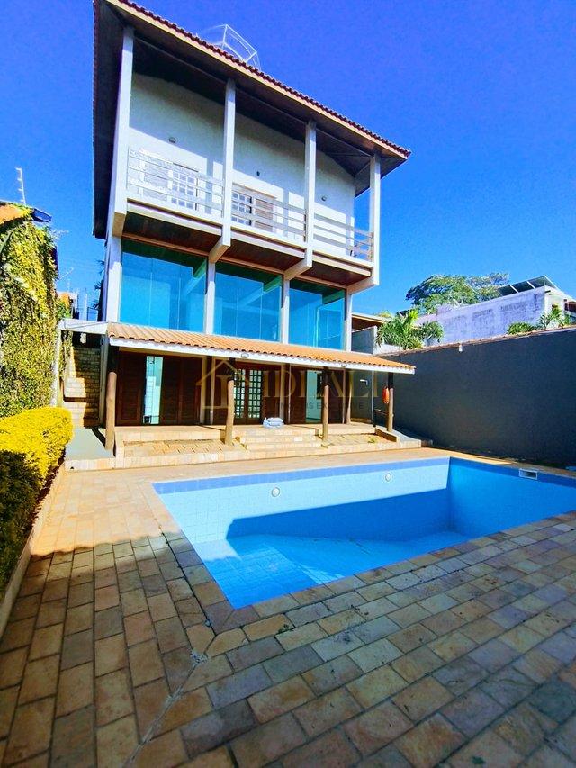 Linda casa Jd. Paulista, ampla, vista maravilhosa, bairro nobre, estuda permuta até 50%  Atibaia - 